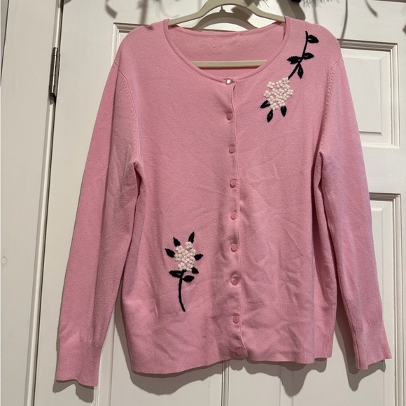 Sweaters - Vintage Pink Floral Embroidered Women's Sweater Unbranded